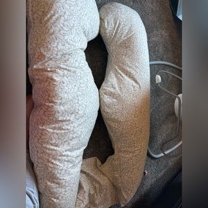 Leach Co. pregnancy pillow